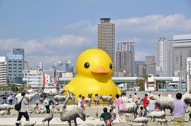 2013年10月、ラバーダックが大阪中之島の最西端、中之島ゲート地区に