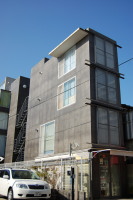 集合住宅でありながら南間口は2間ほど
